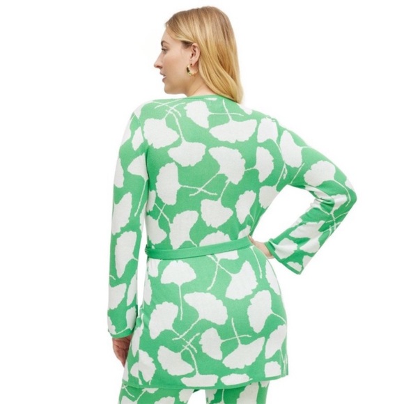 NEW| Women's Long Sleeve V-Neck Ginkgo Green Sweater Wrap Top - Picture 2 of 13